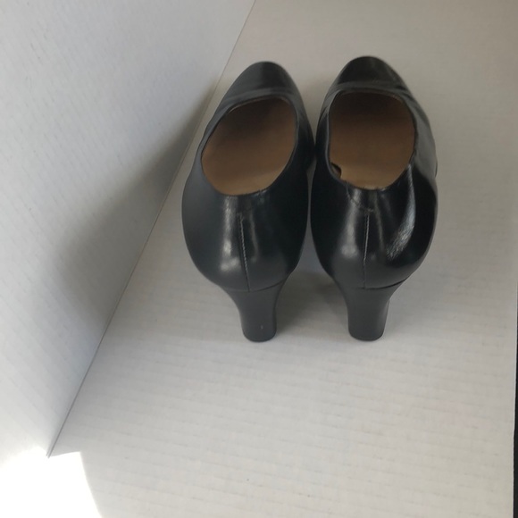 Shoes - Picture 5 of 5